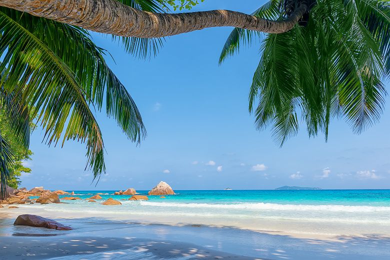 Océan Indien - Balade aux Seychelles - Vue depuis la plage Anse Lazio - Île Praslin