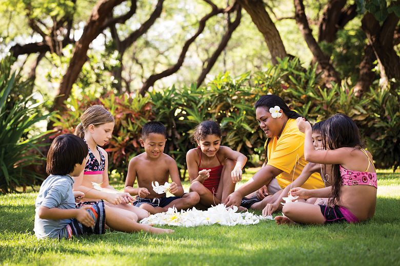 Atelier création de collier de fleurs - Fairmont Orchid