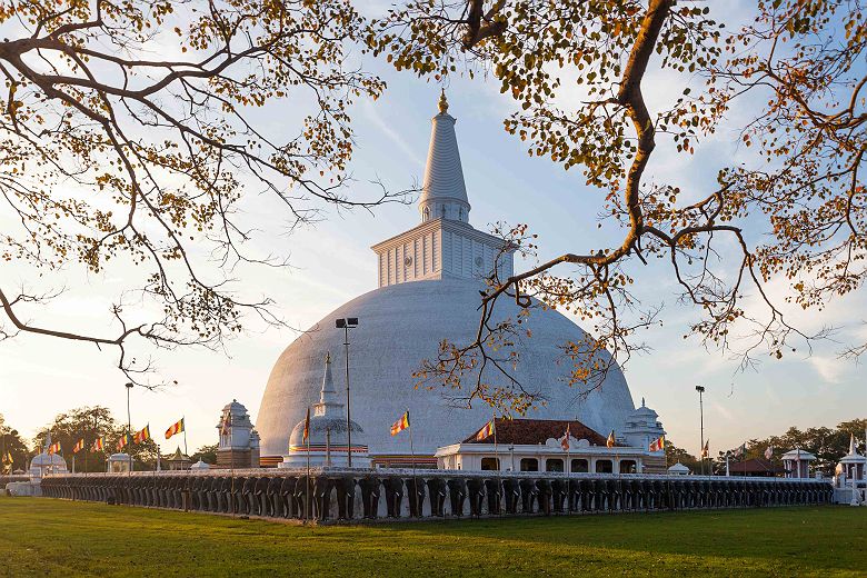 Mahatupa grand Dagoba a Anuradhapura