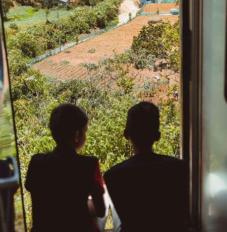 Enfants dans le train des plantation - Nuwara Eliya 