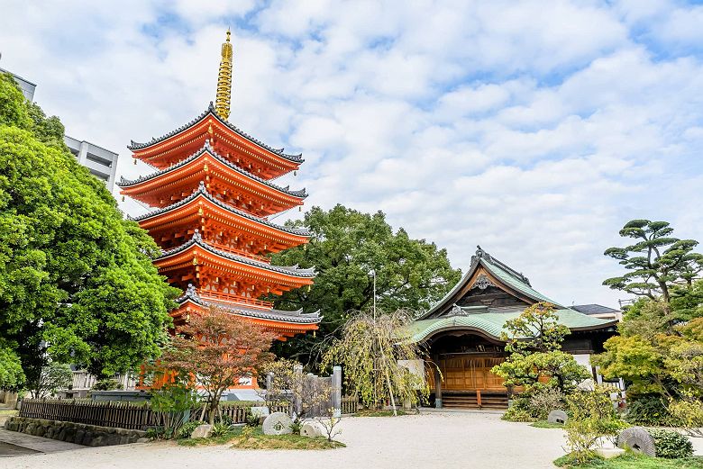 Tocho-ji temple or Fukuoka Giant Buddha temple, Fukuoka, Japon