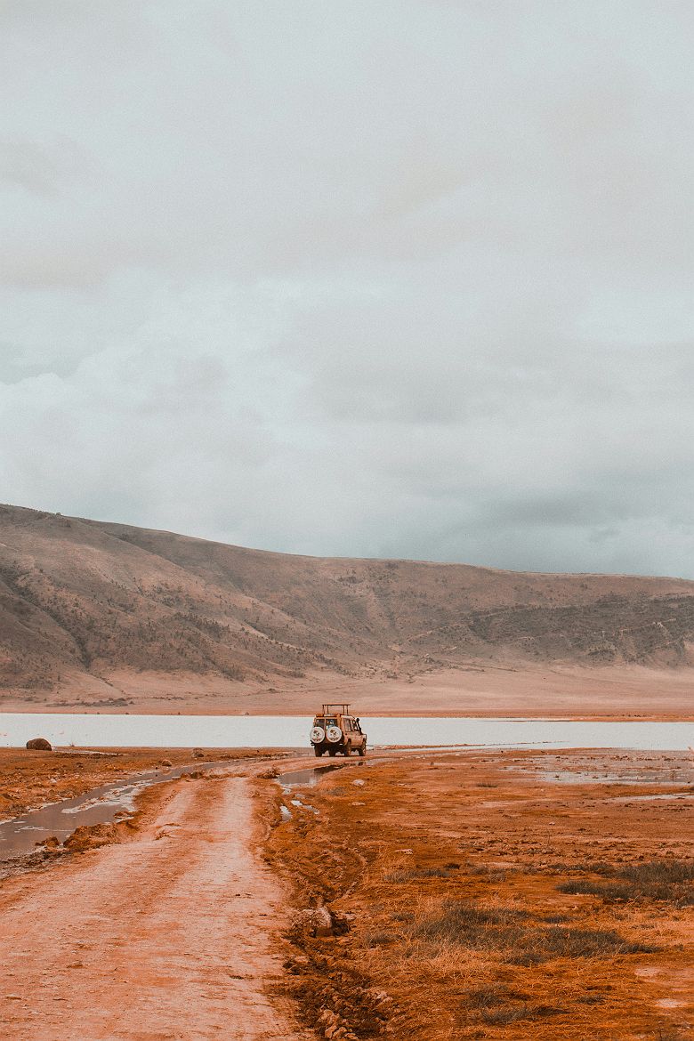 4x4 dans le cratère du Ngorongoro