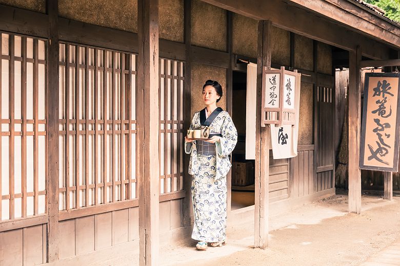 Japon - Portrait d'une femme en kimono à Kyoto