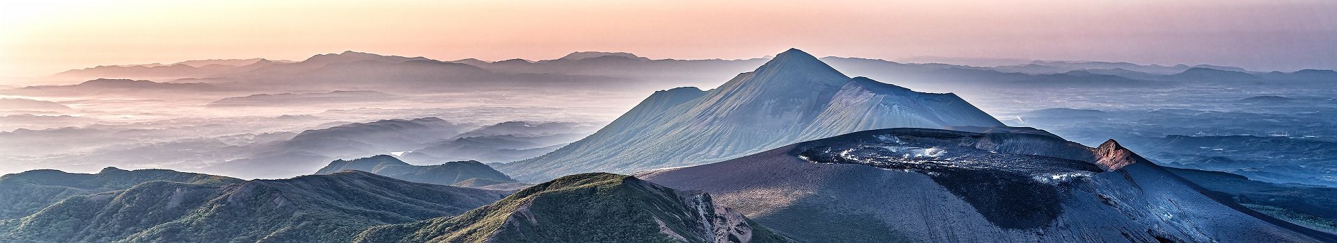 Vue de la chaîne de montagnes Kirishima à Kyushu