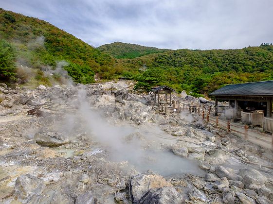 Roche fumante à Unzen Onsen - © JNTO