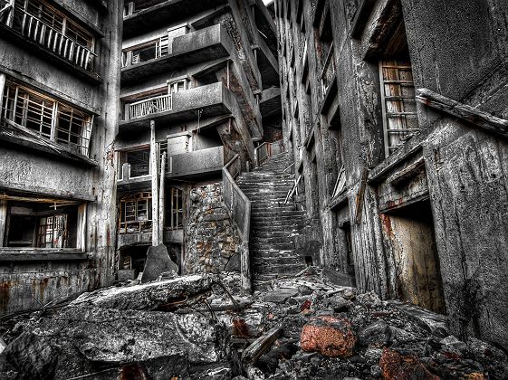 Bâtiments délabrés de Gunkanjima, au large de Nagasaki