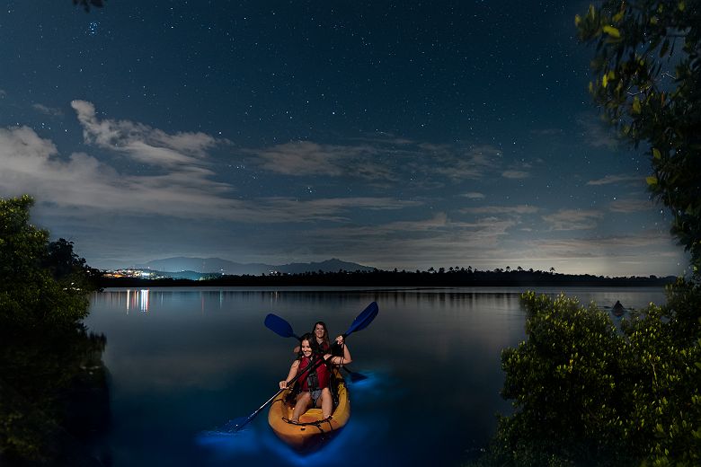 kayak baie bioluminescente Laguna Grande nuit