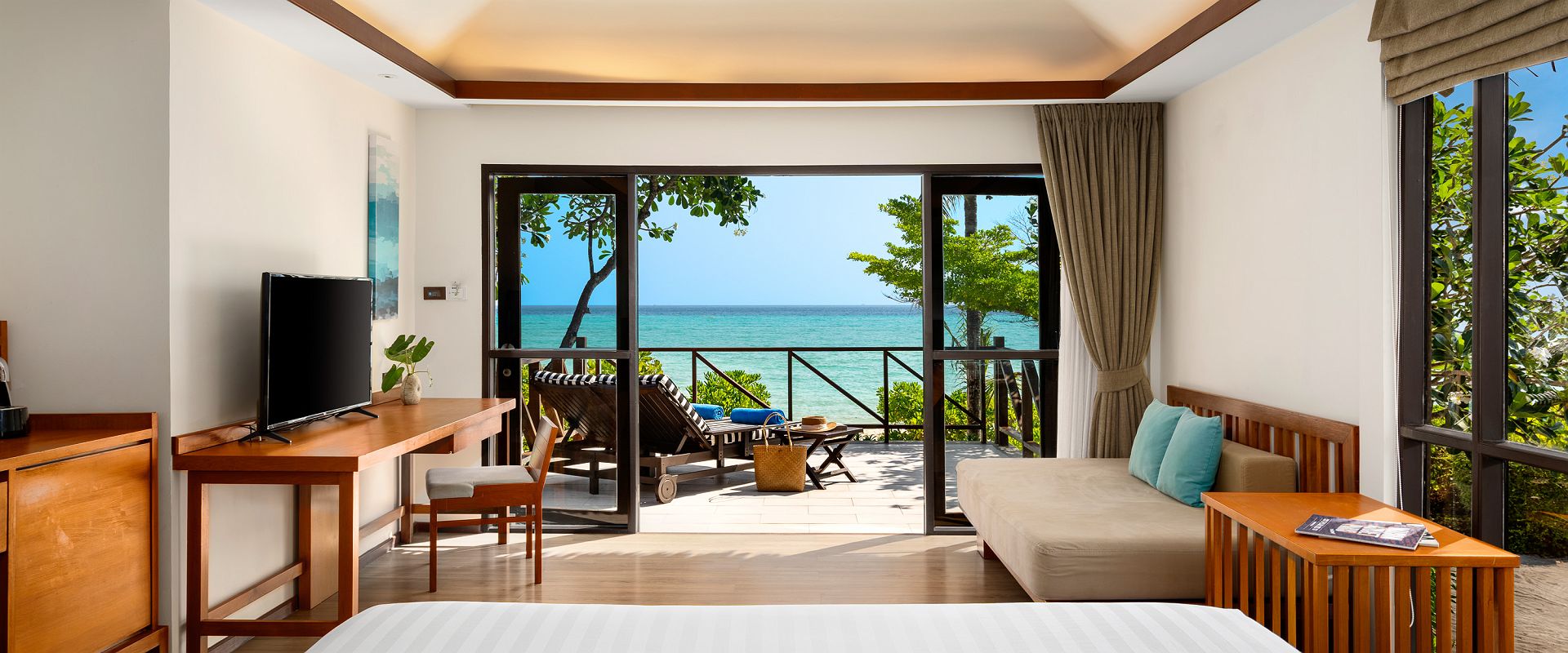 saii phi phi   beachfront junior suite