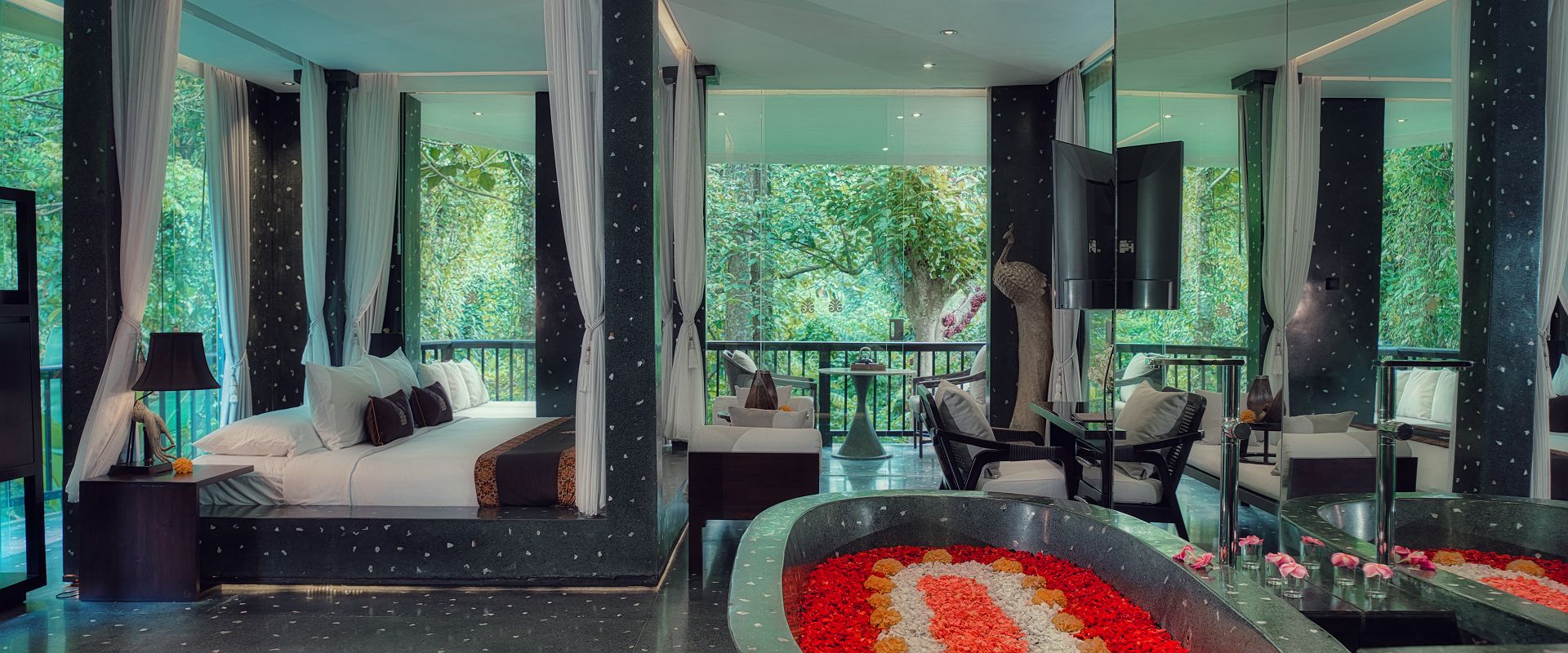 hanging gardens of bali   royal spa suite