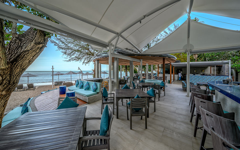 Centara Grand Beach Resort & Villas Krabi - Coast Beach Club and Bistro